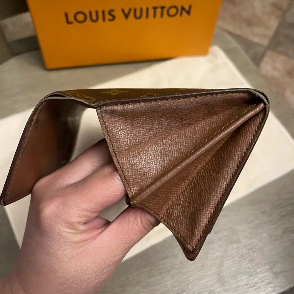 Louis Vuitton Vintage Sarah Wallet